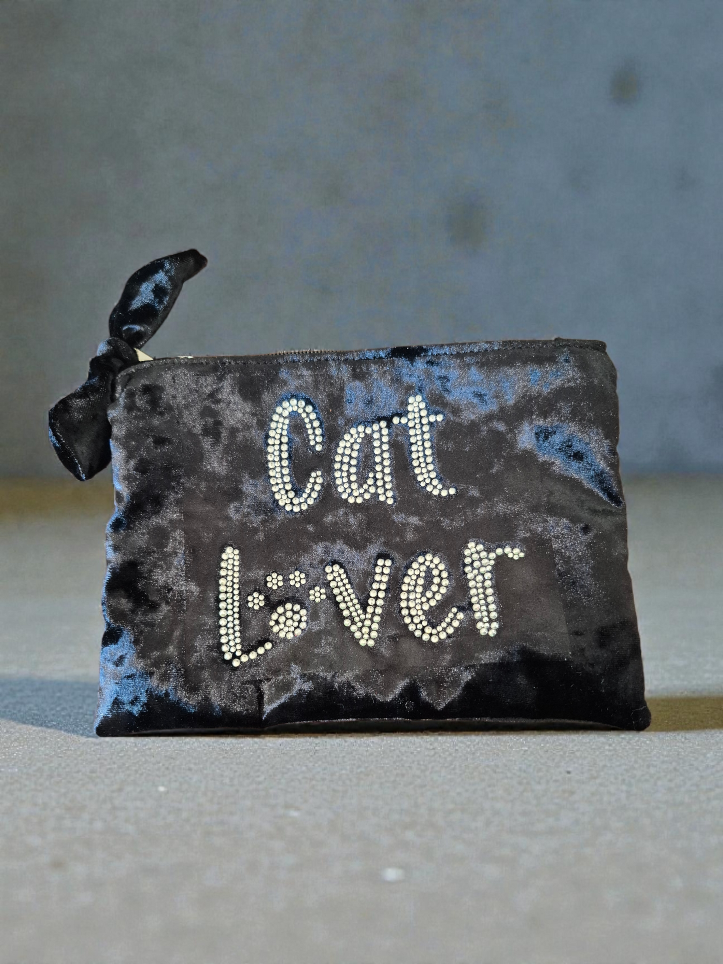 lux velvet bow pouch